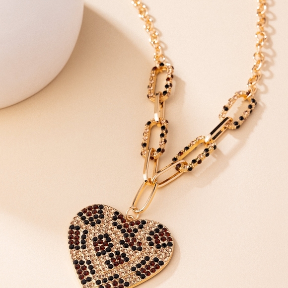 Elegant Gold Heart Pendant Necklace - Picture 2 of 4